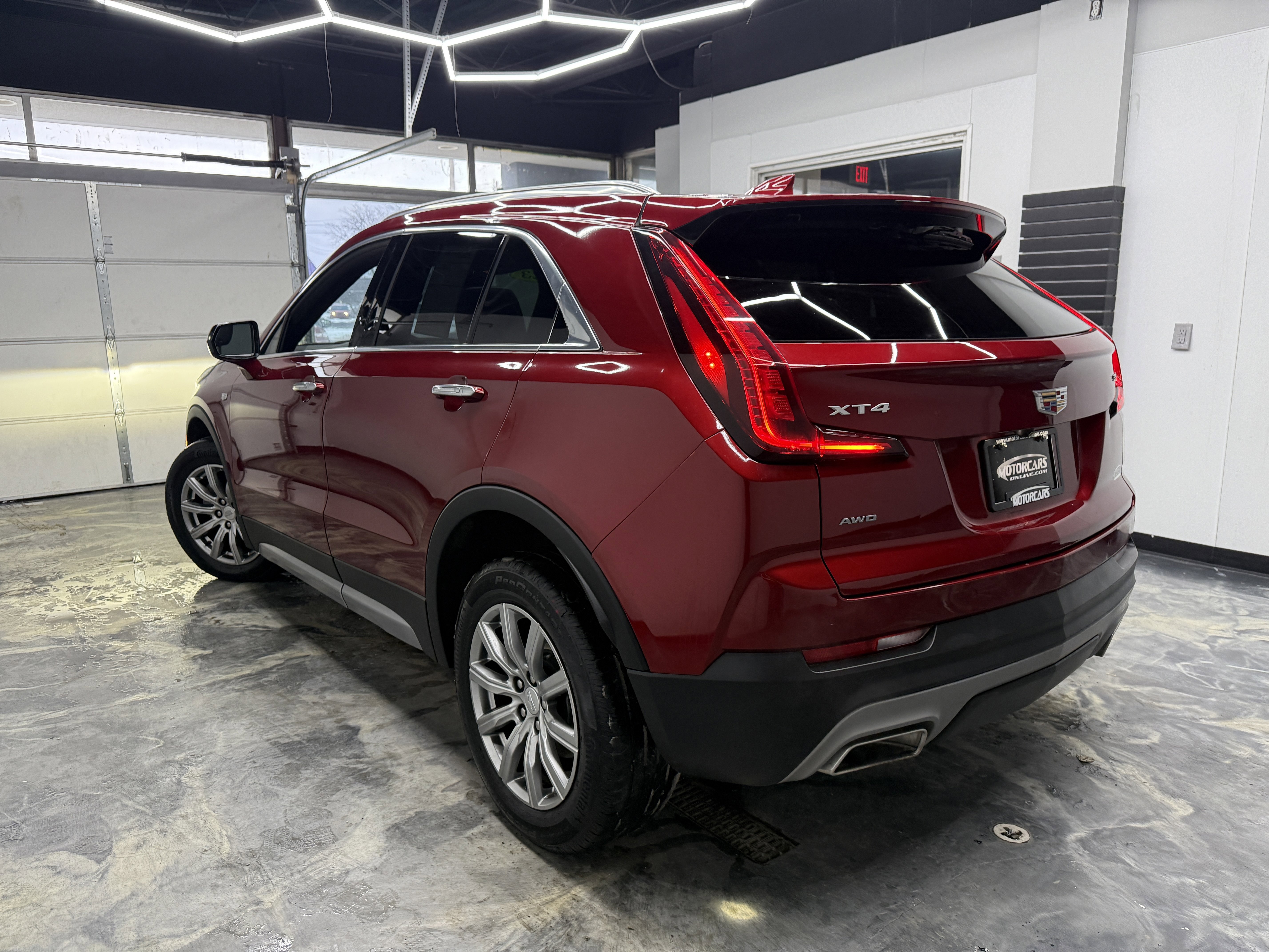 Used 2023 Cadillac XT4 Premium Luxury image 3