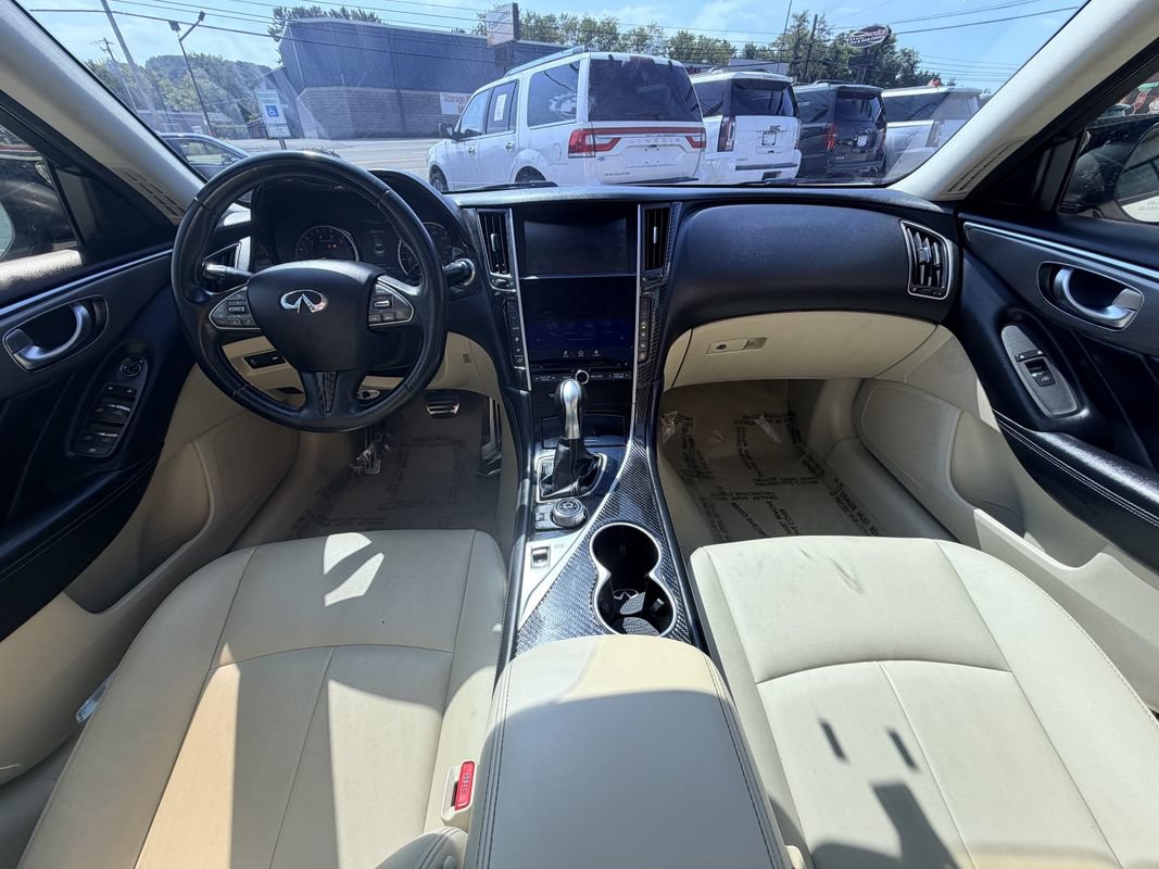 Used 2017 INFINITI Q50 Signature Edition w/ All Weather Package (L93) AWD/4WD image 18