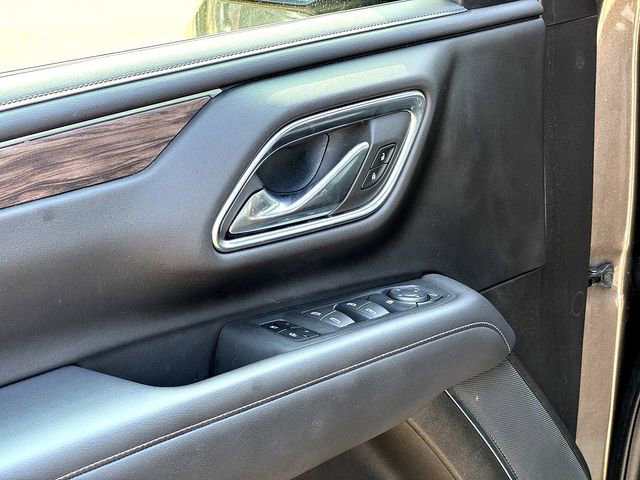 Used 2021 Chevrolet Suburban LT image 9