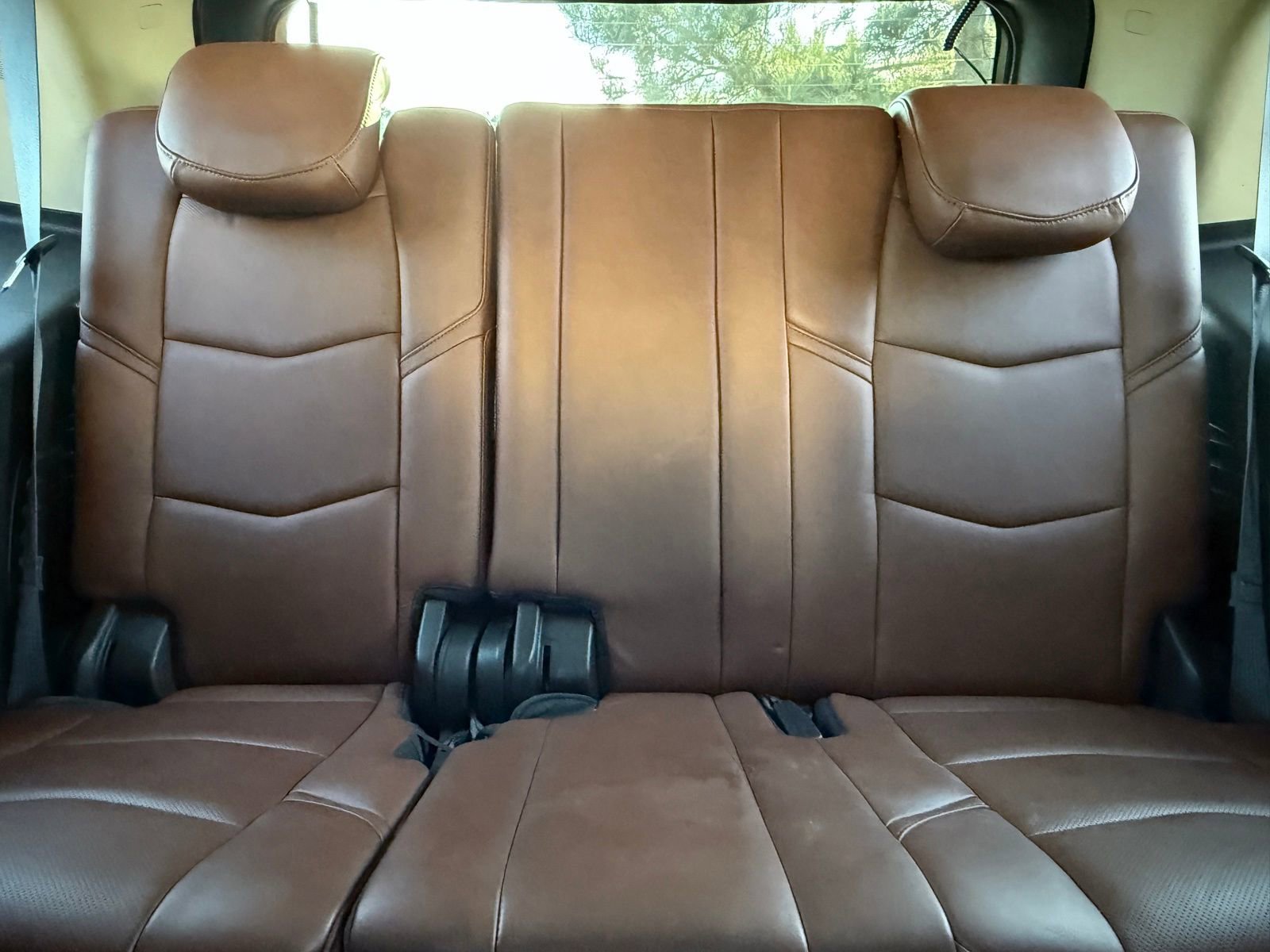 Used 2016 Cadillac Escalade Luxury image 41