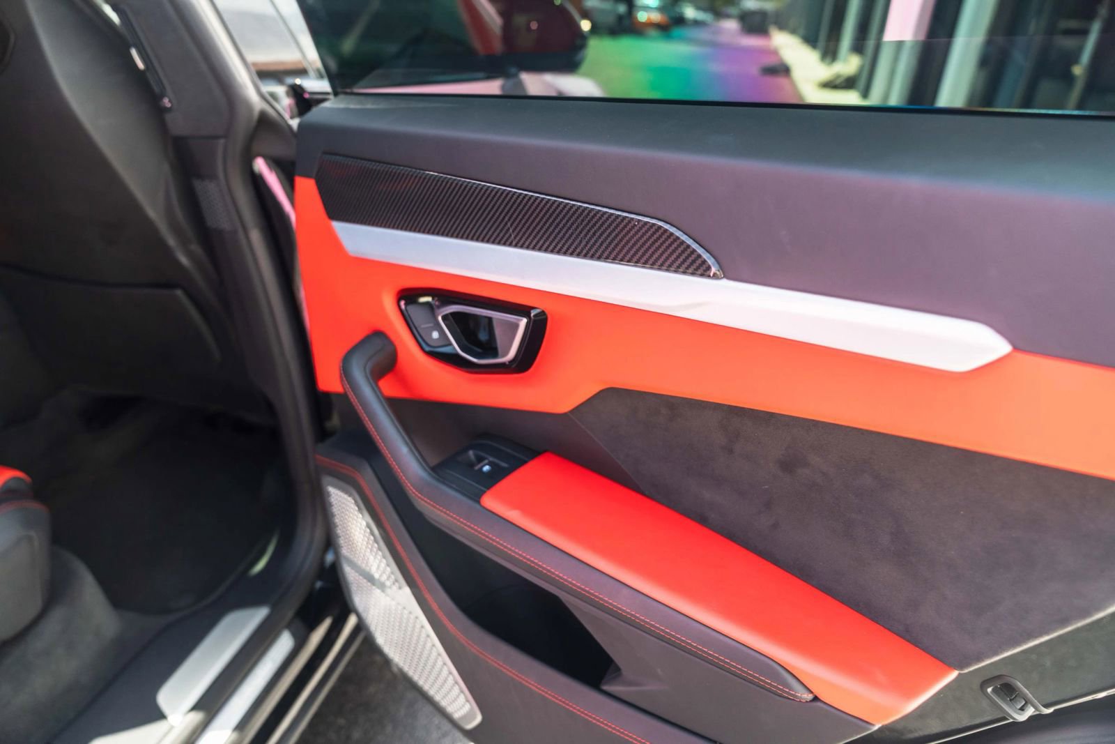 Used 2020 Lamborghini Urus AWD/4WD image 26