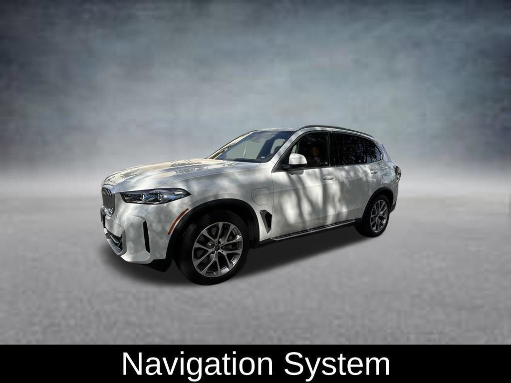 Used 2025 BMW X5 xDrive50e AWD/4WD image 3