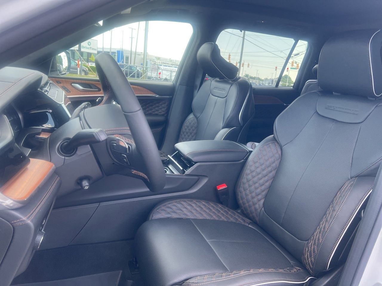 New 2026 Jeep Grand Cherokee L Summit w/ Obsidian Package AWD/4WD image 14