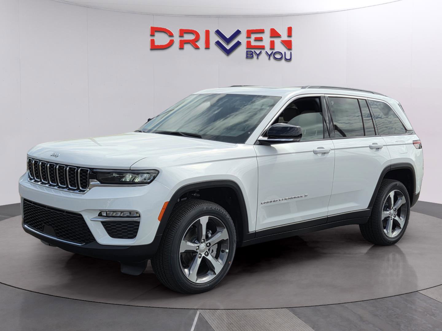 New 2025 Jeep Grand Cherokee Limited w/ Trailer Tow Package image 1