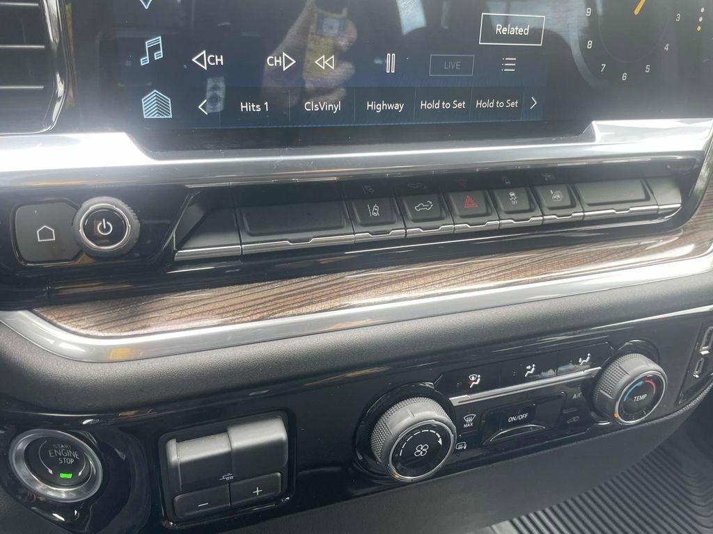 Used 2024 Chevrolet Silverado 2500 LT image 36