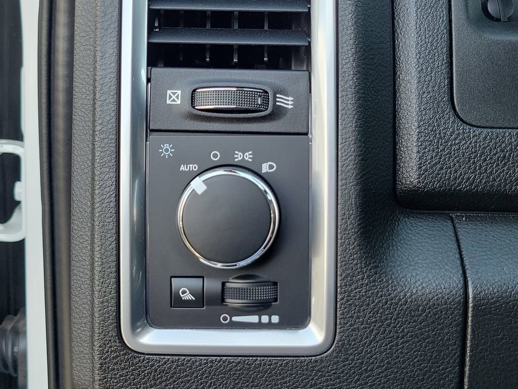 Used 2023 RAM 1500 Classic Warlock w/ Electronics Group AWD/4WD image 17