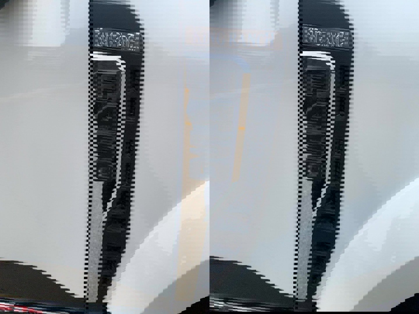 Used 2025 Ford F450 King Ranch w/ FX4 Off-Road Package image 28