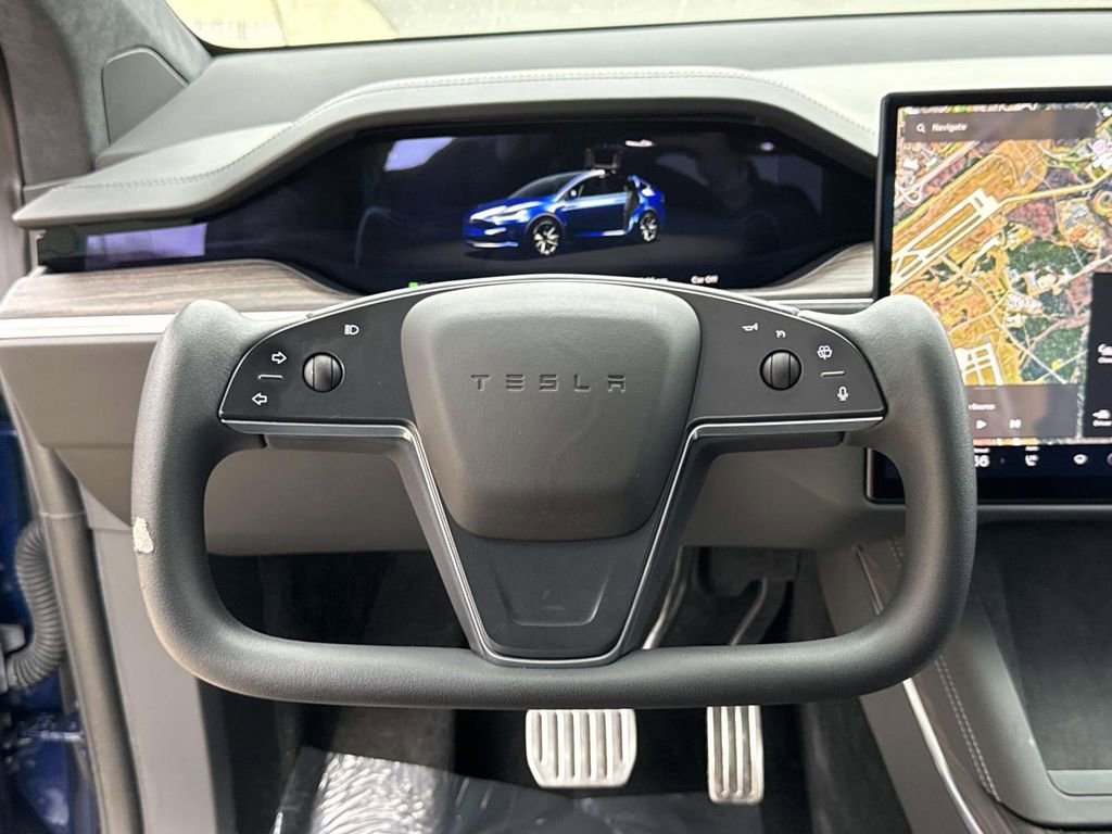 Used 2022 Tesla Model X image 32