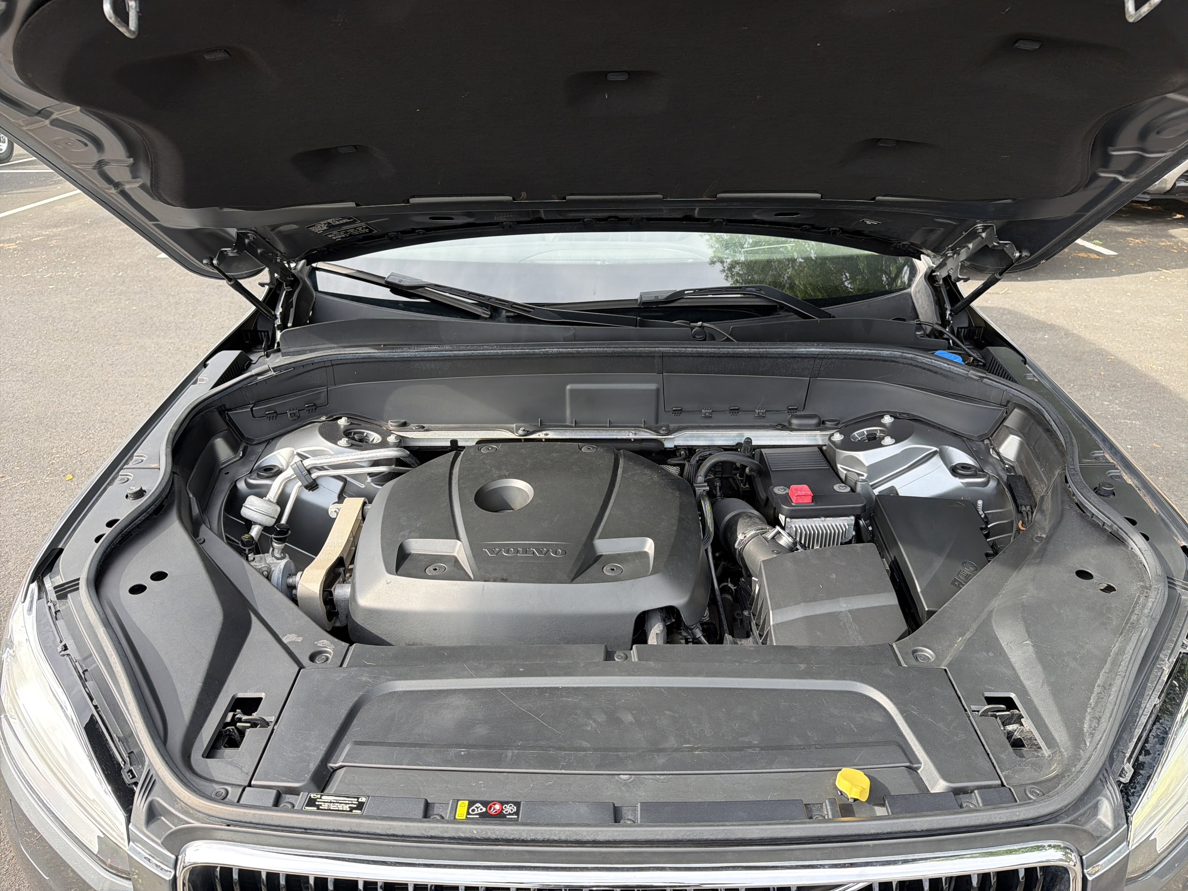 Used 2017 Volvo XC90 T5 Momentum w/ Vision Package image 34