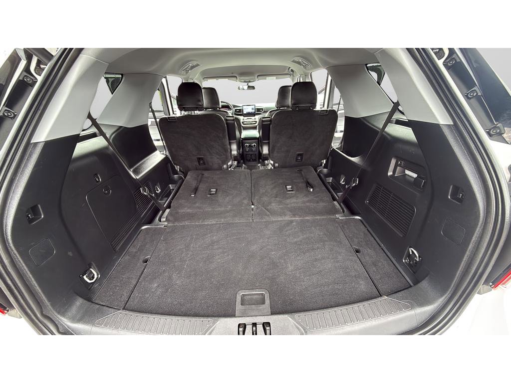 Used 2024 Ford Explorer XLT w/ Equipment Group 202A AWD/4WD image 15