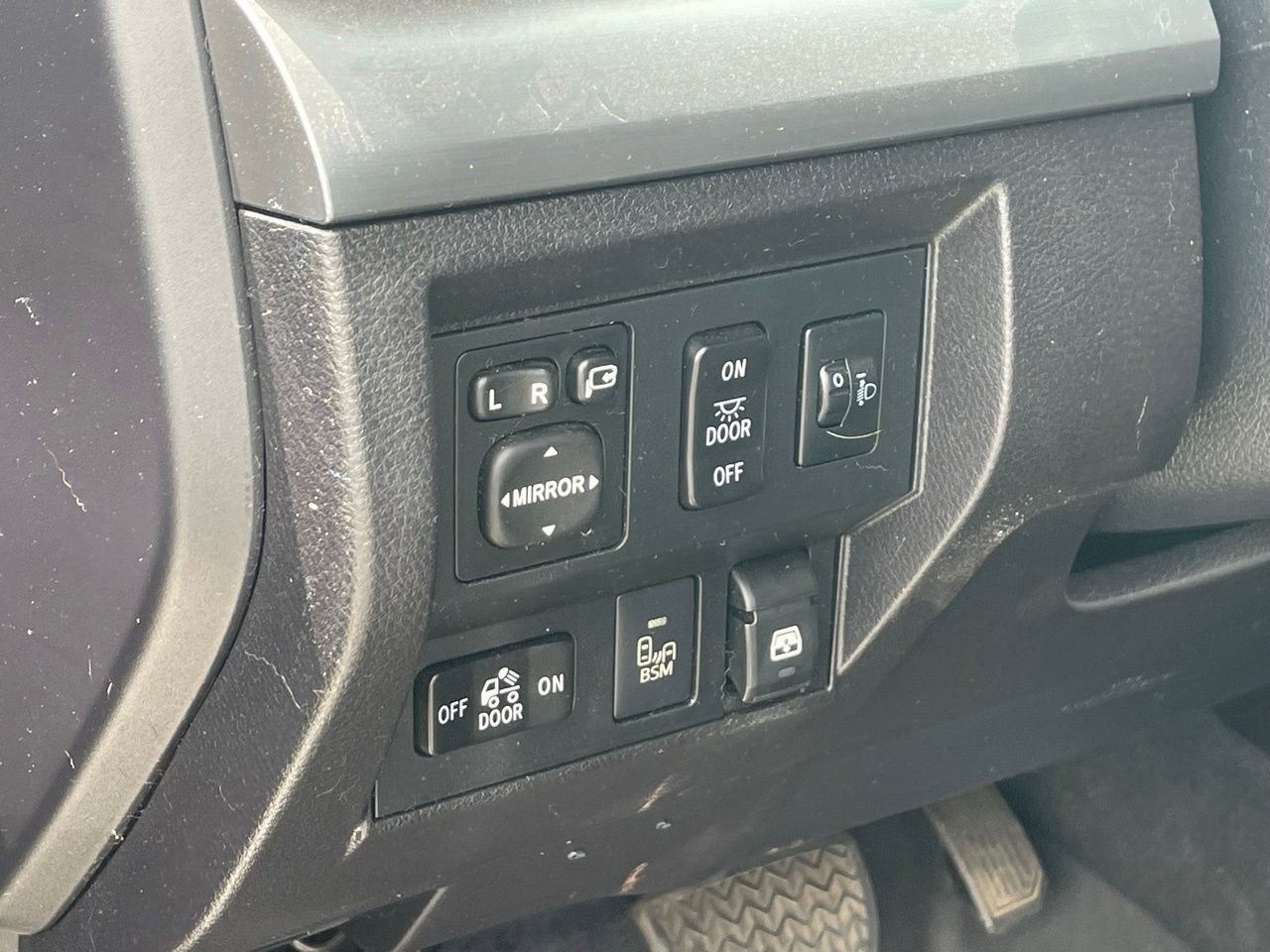 Used 2014 Toyota Tundra Platinum image 6