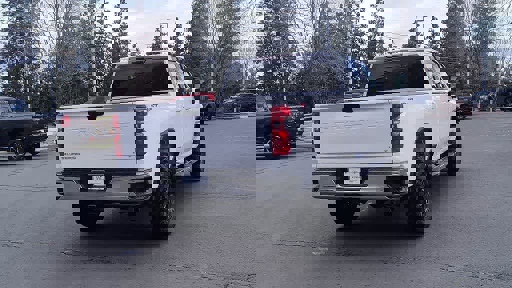 Used 2024 Chevrolet Silverado 2500 LT image 8