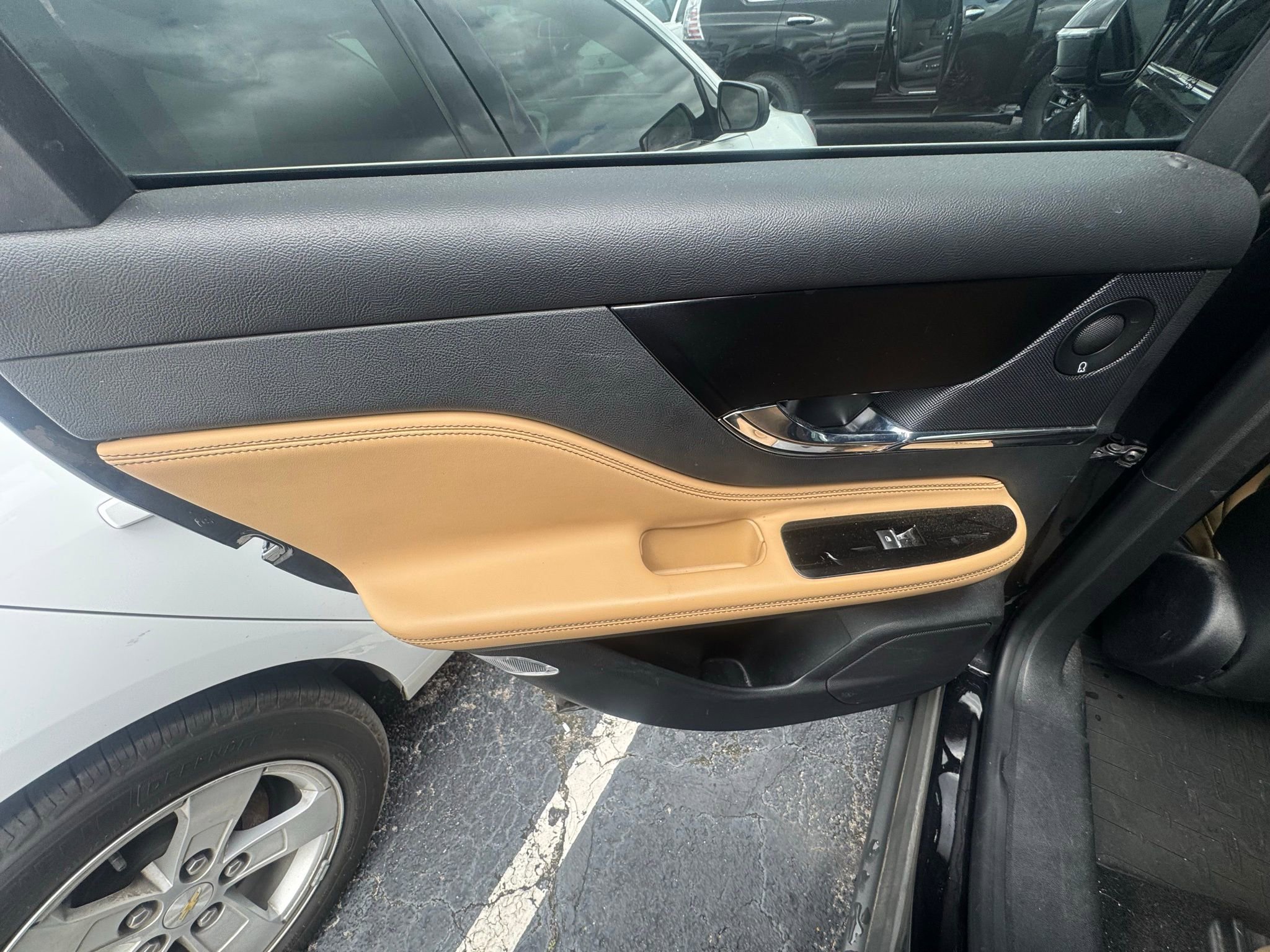 Used 2020 Lincoln Corsair Reserve w/ Equipment Group 202A image 6