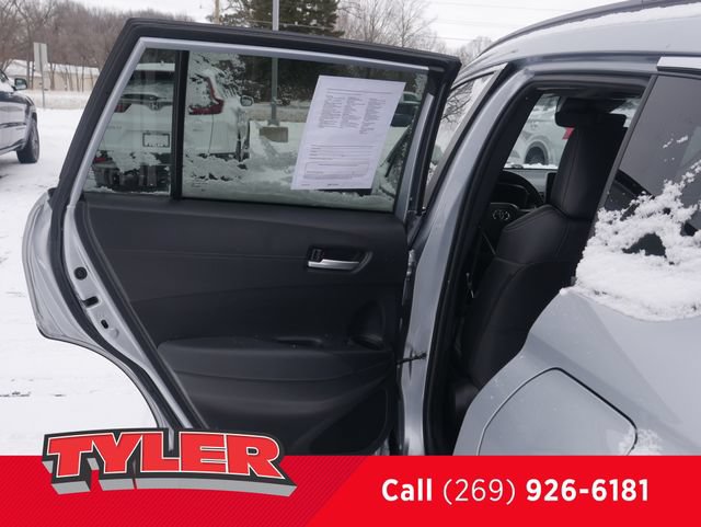 Used 2023 Toyota Corolla Cross XLE FWD image 18