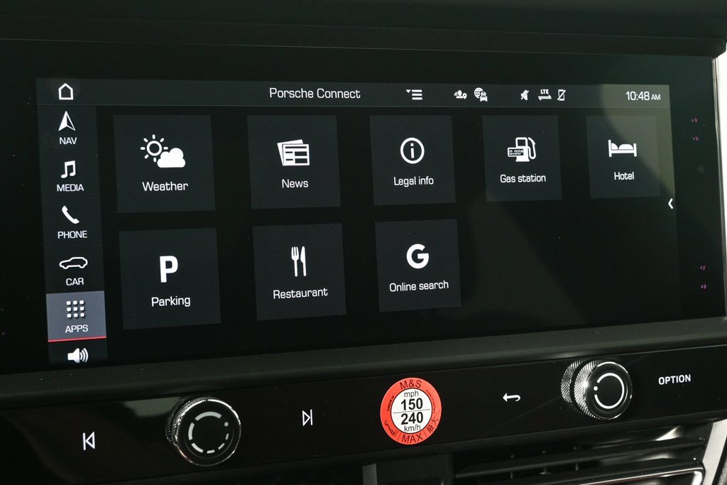 Certified 2025 Porsche Macan image 14