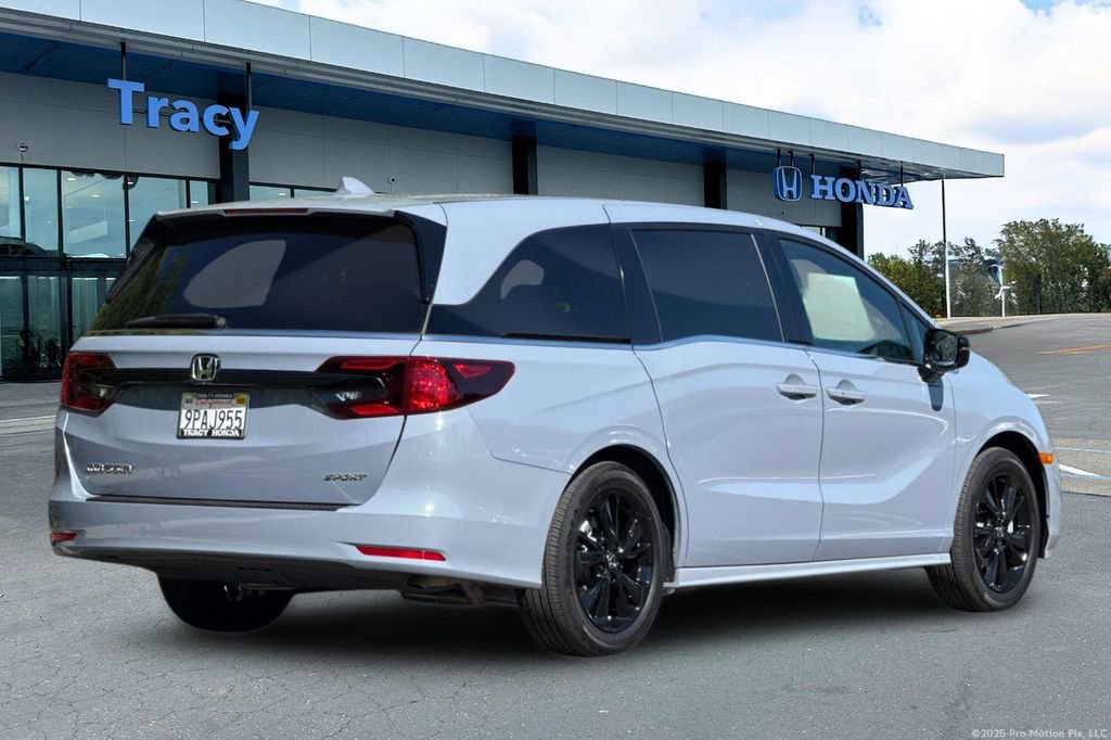 Certified 2024 Honda Odyssey Sport image 6