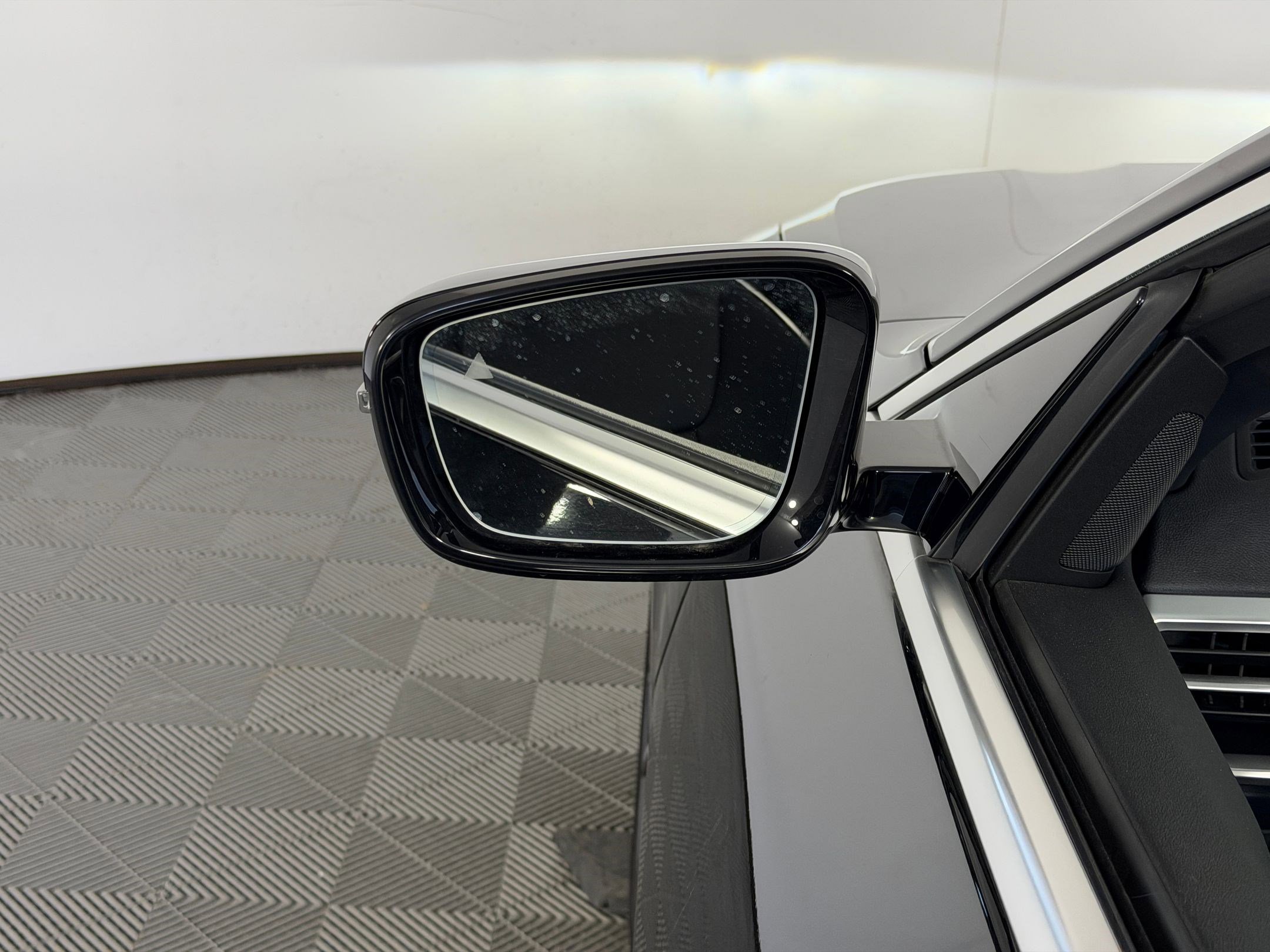 Certified 2025 BMW 430i Convertible RWD image 19