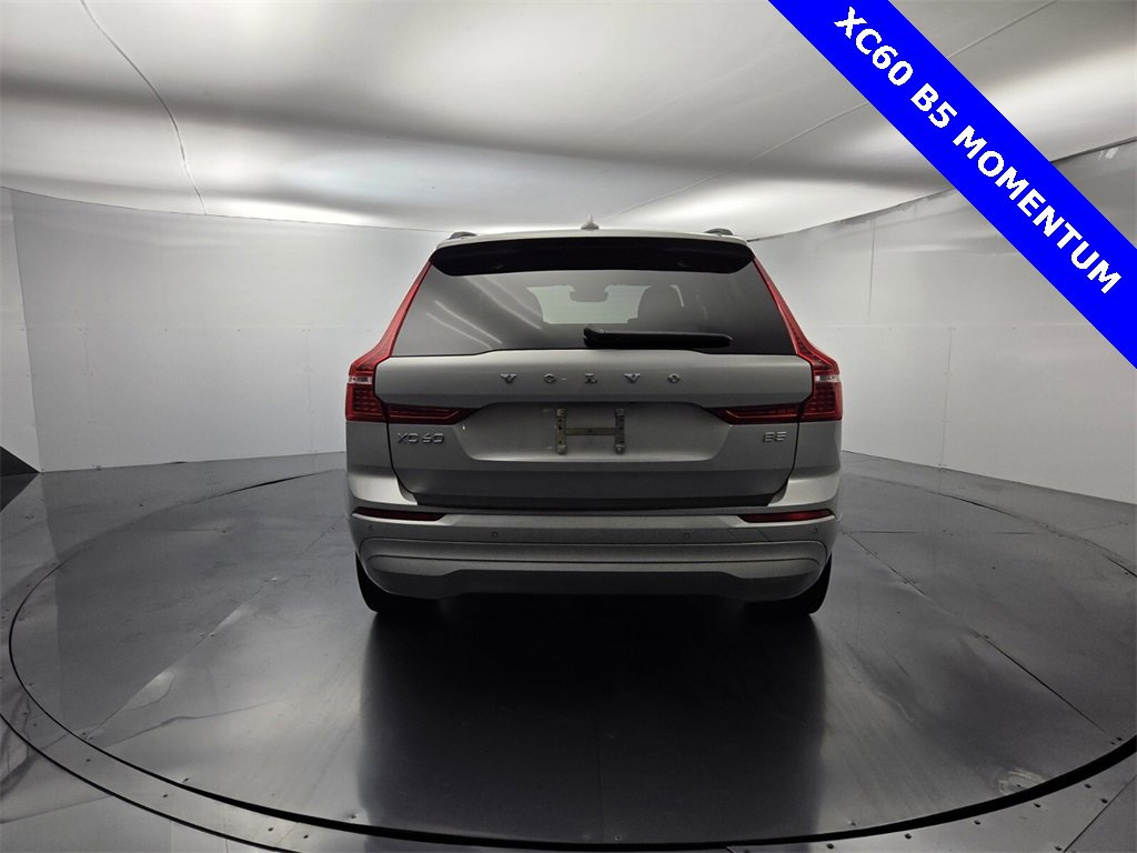 Used 2022 Volvo XC60 B5 Momentum image 15