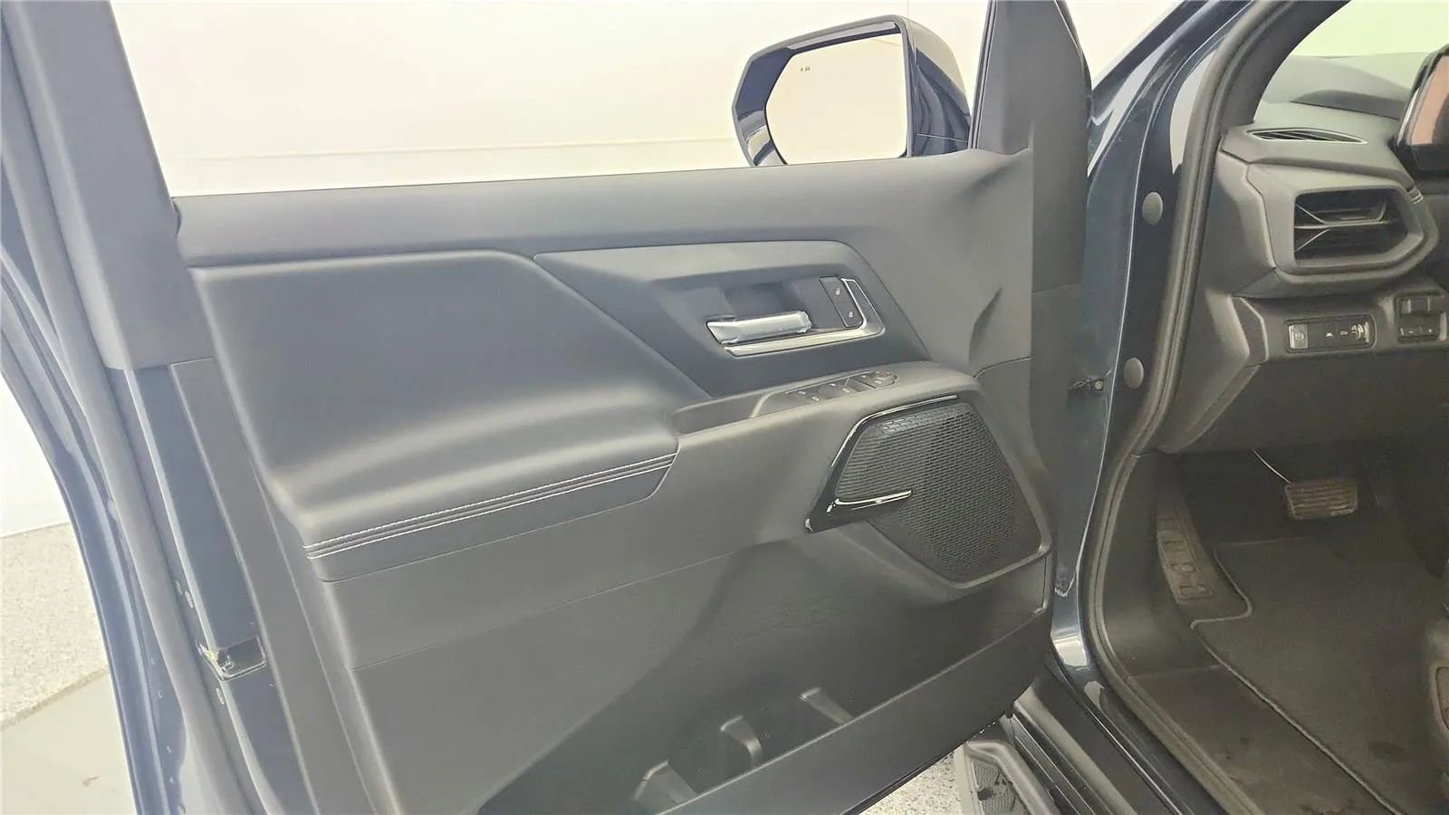 New 2026 Chevrolet Silverado EV LT image 30