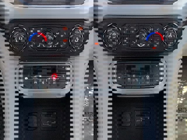 Used 2021 GMC Acadia SLT w/ Preferred Package image 19