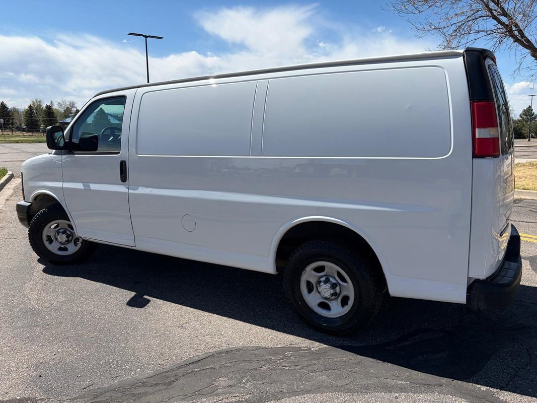 Used 2007 Chevrolet Express 1500 image 2