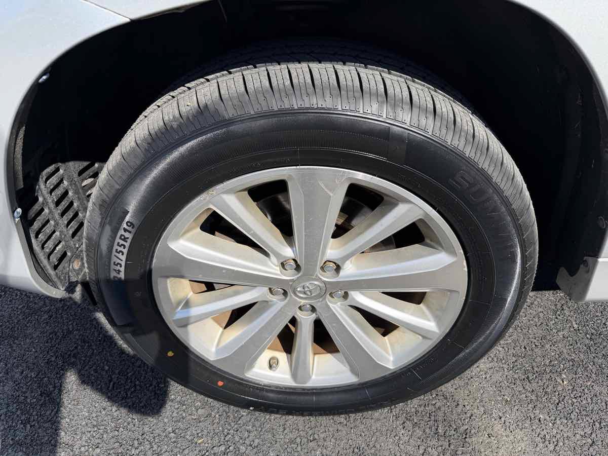 Used 2013 Toyota Highlander Limited AWD/4WD image 33
