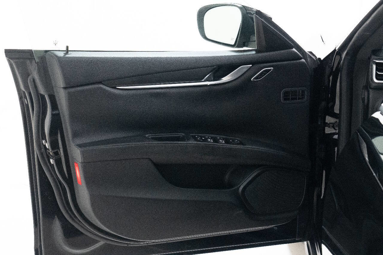 Used 2017 Maserati Ghibli image 19