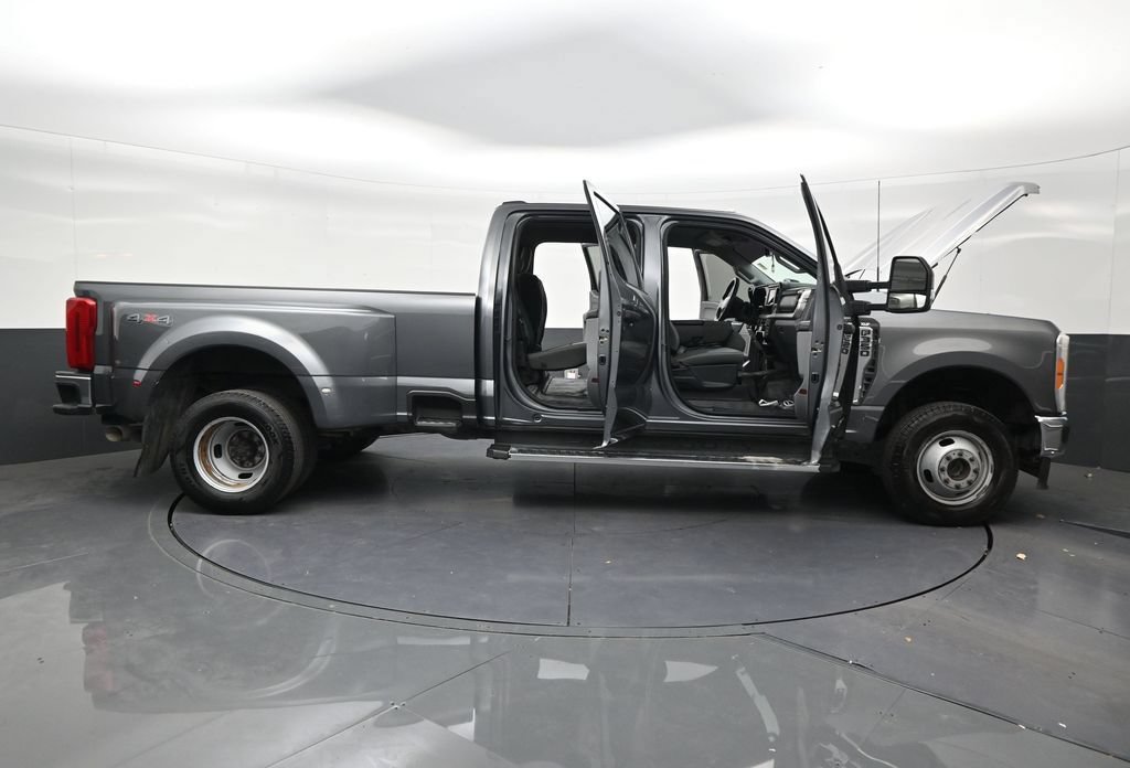 Used 2023 Ford F350 XLT w/ Camper Package AWD/4WD image 28