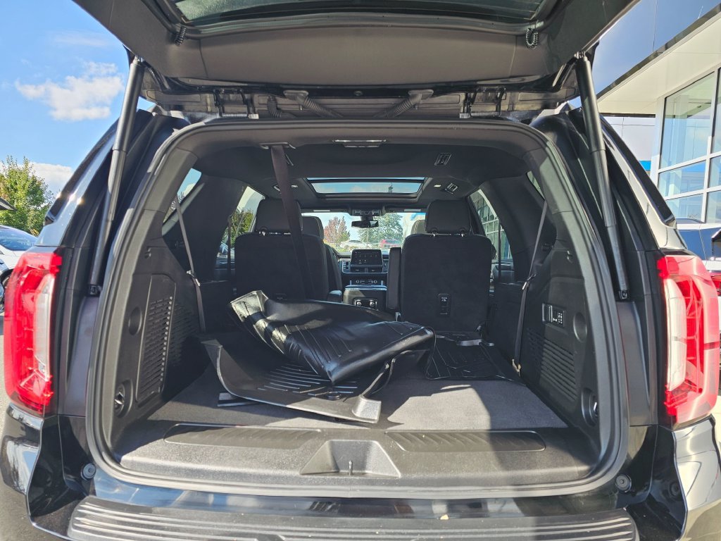 Used 2022 GMC Yukon SLT w/ SLT Luxury Package AWD/4WD image 18