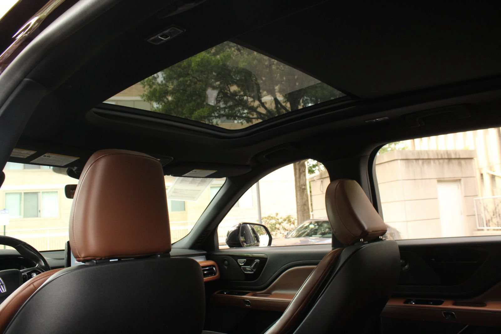 Used 2023 Lincoln Aviator Reserve w/ Equipment Group 201A AWD/4WD image 24