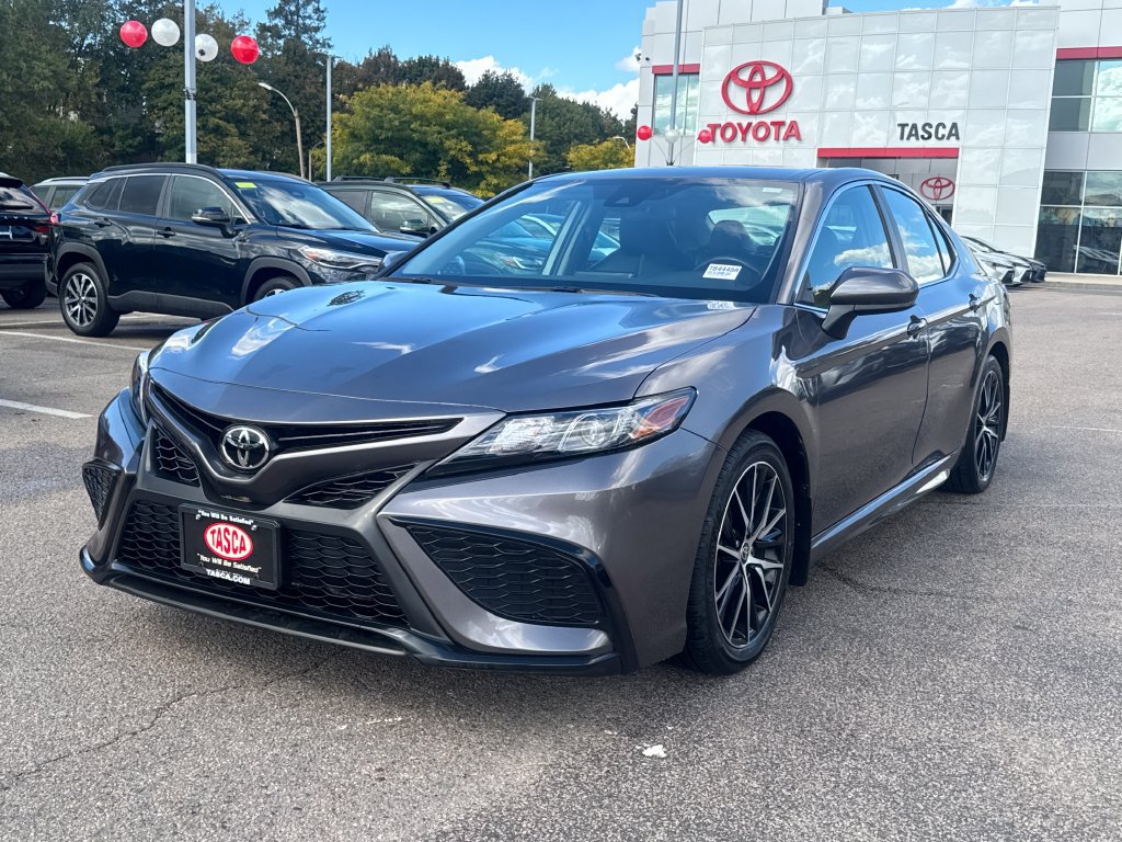 Used 2021 Toyota Camry SE AWD/4WD image 3