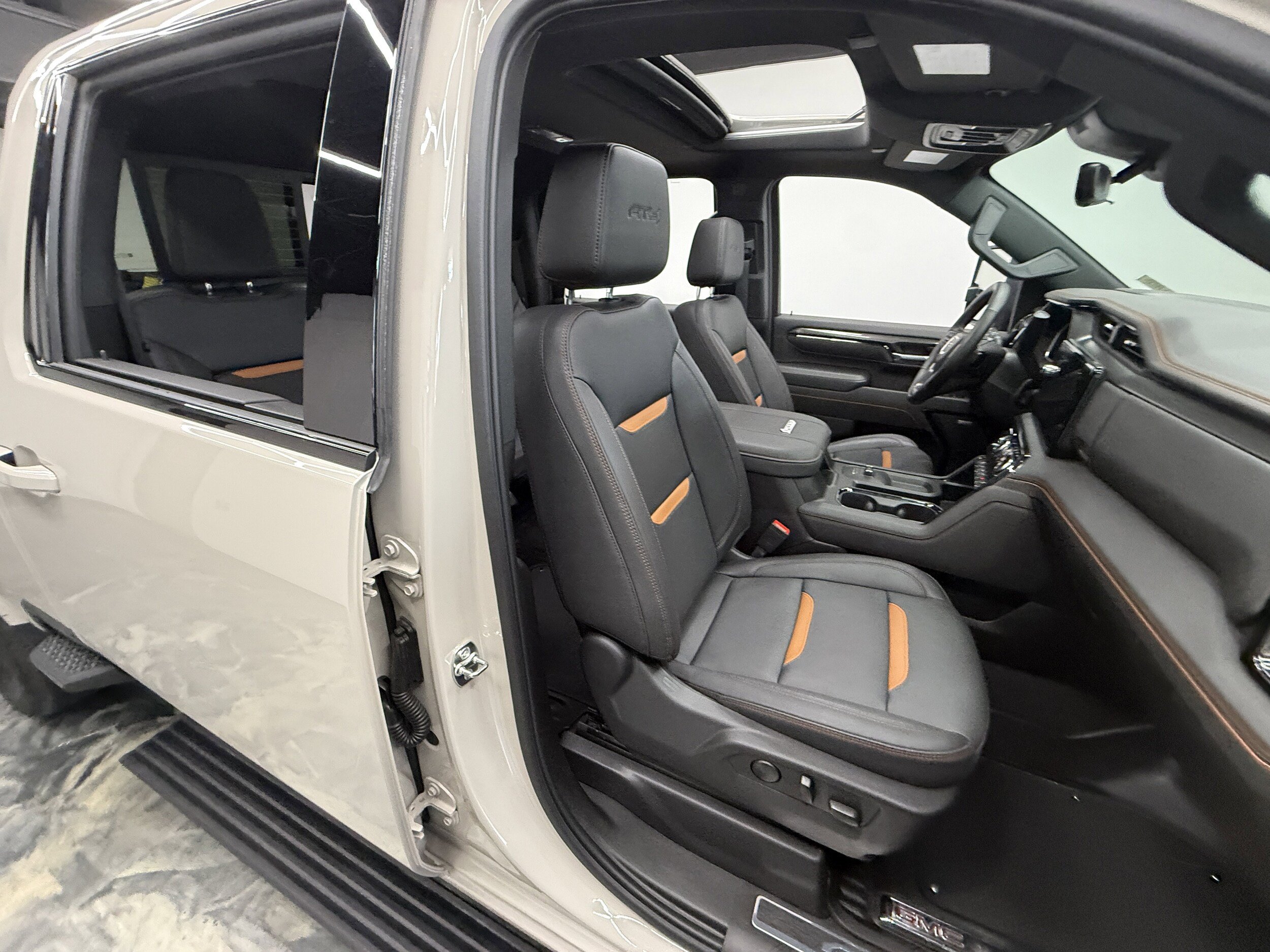 Used 2026 GMC Sierra 2500 AT4 w/ AT4 Premium Plus Package AWD/4WD image 26