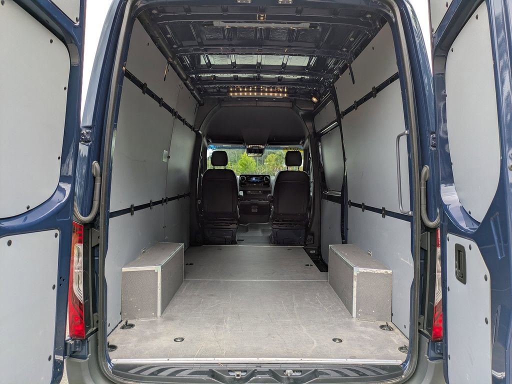 Used 2024 Mercedes-Benz Sprinter 2500 image 16