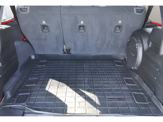 Used 2020 Jeep Wrangler Unlimited Sahara w/ Uconnect 4C Nav & Sound Group AWD/4WD image 15