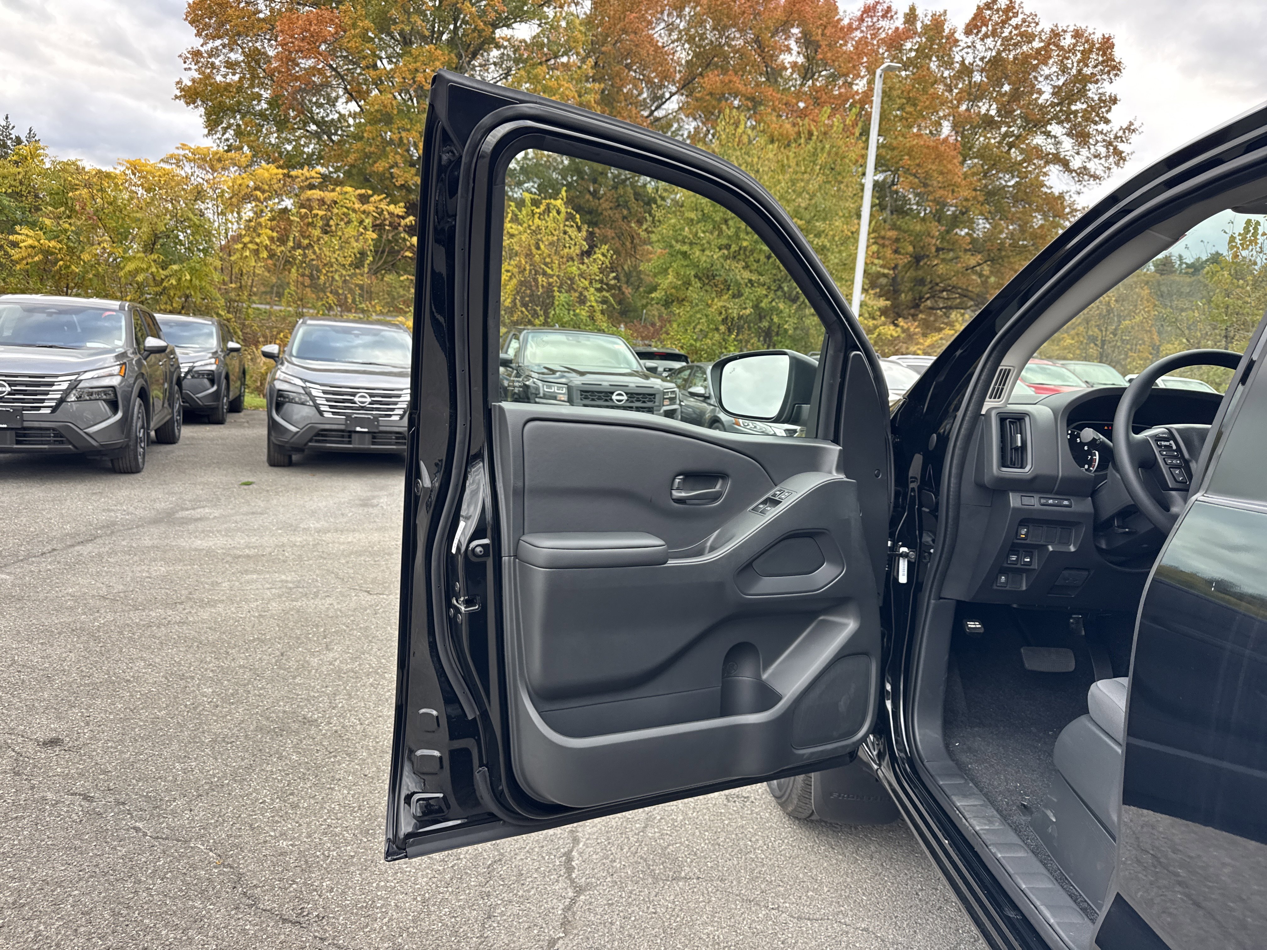 New 2026 Nissan Frontier S image 10