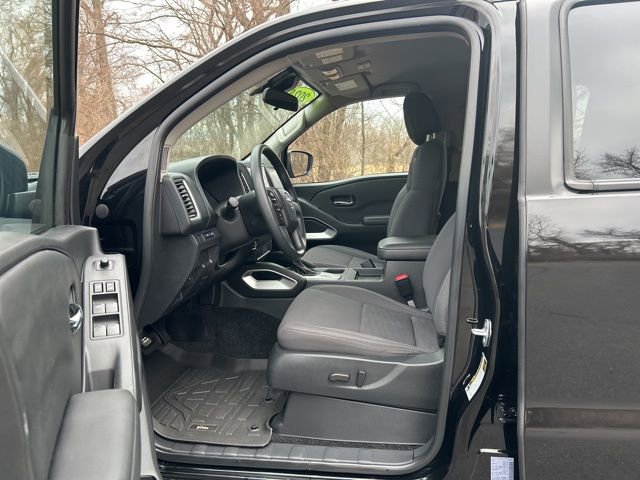 Certified 2024 Nissan Frontier SV image 13