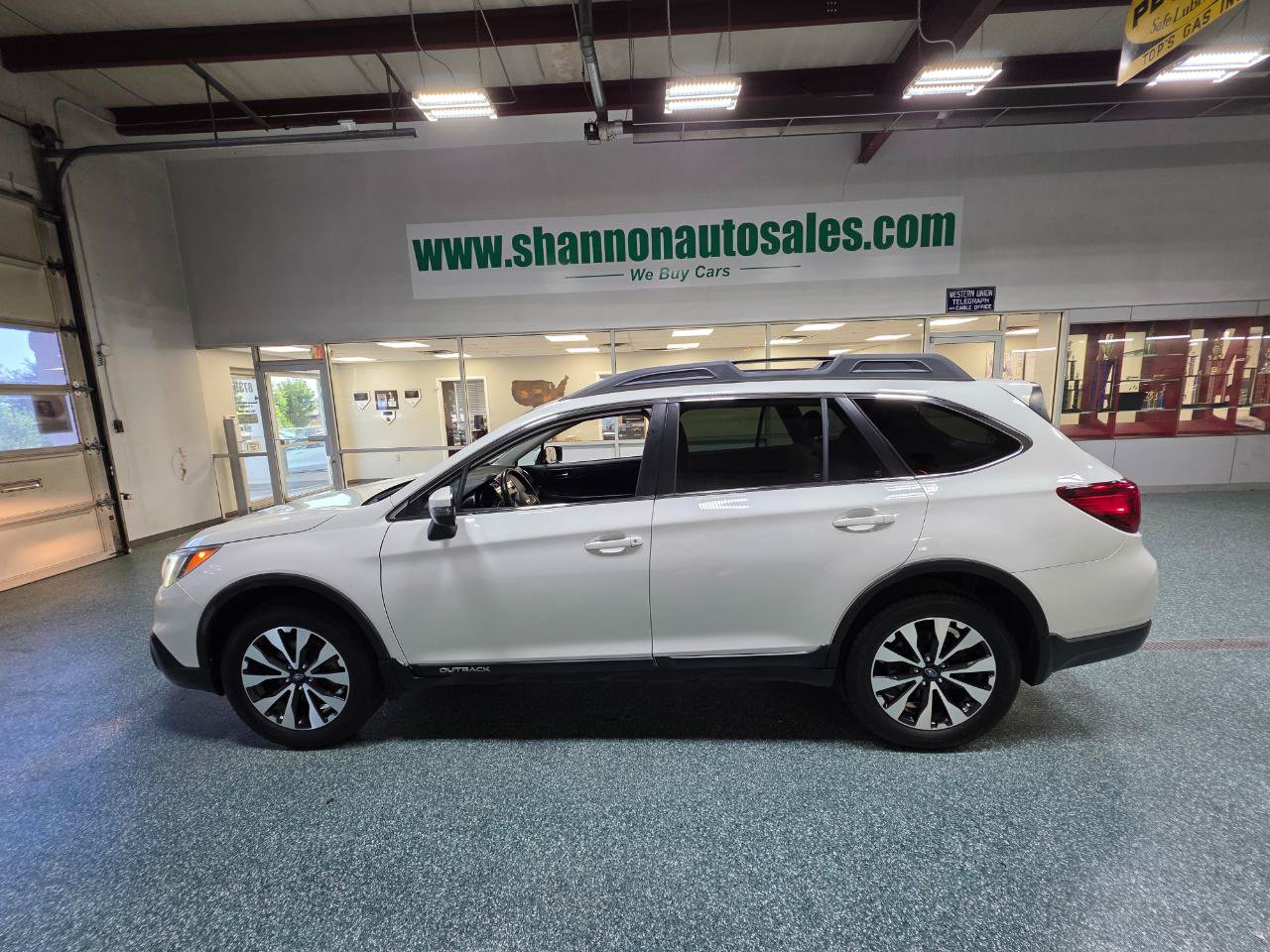 Used 2016 Subaru Outback 2.5i Limited AWD/4WD image 11