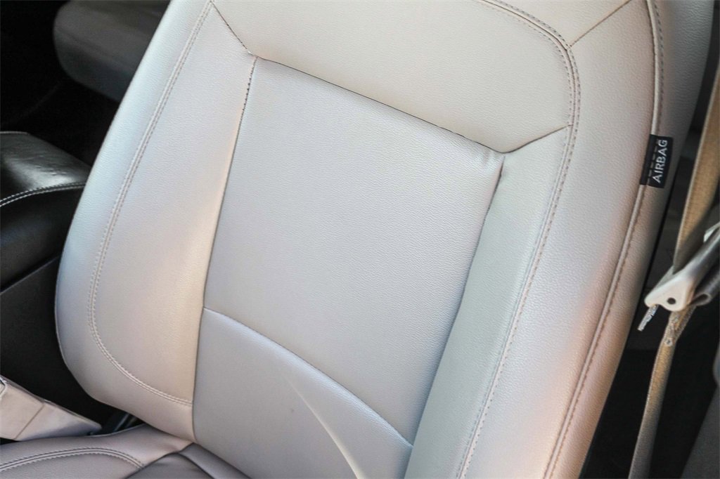 Used 2020 Ford Explorer XLT w/ Equipment Group 202A image 31