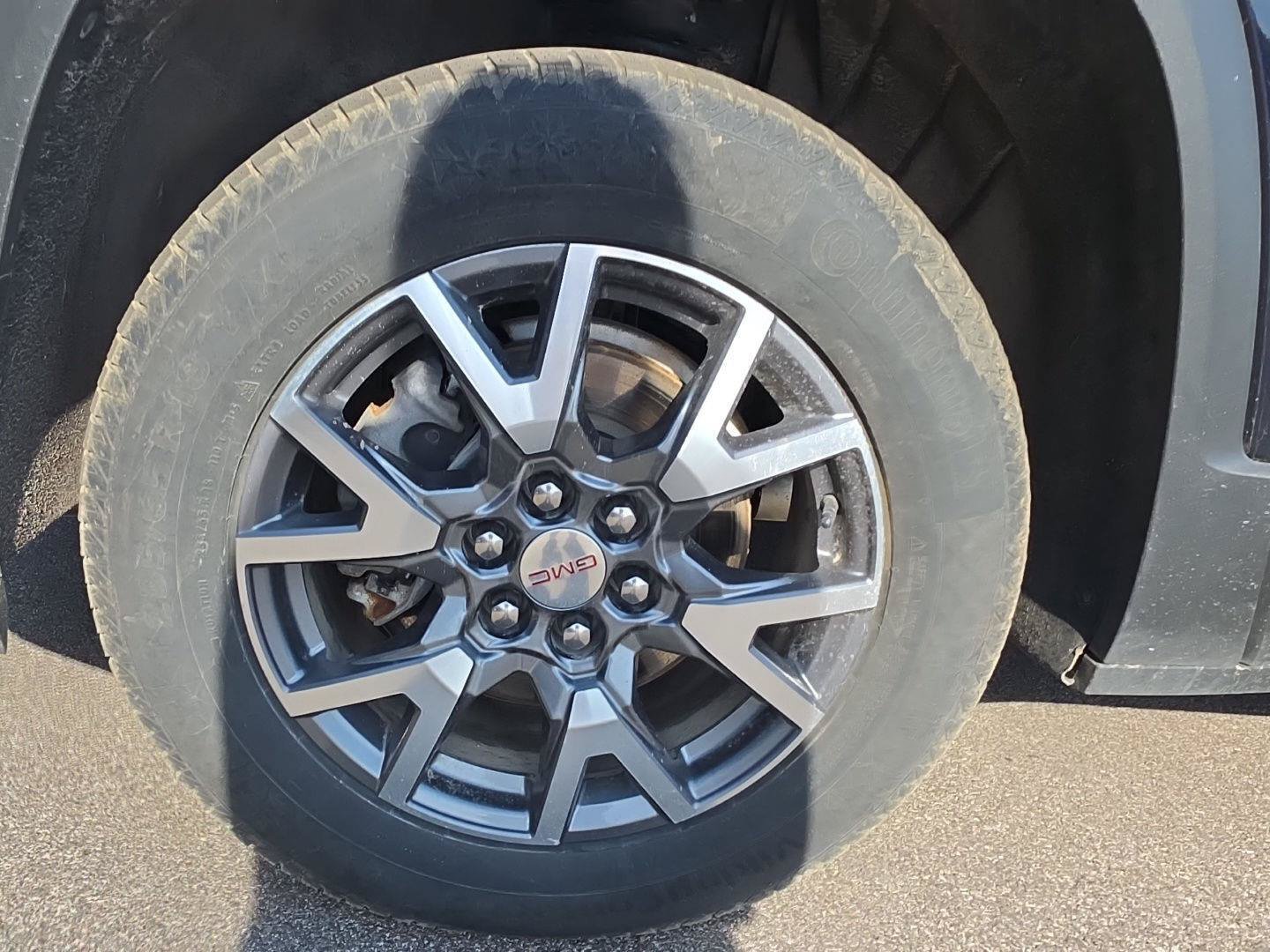 Used 2022 GMC Acadia SLE w/ LPO, Cargo Package AWD/4WD image 15