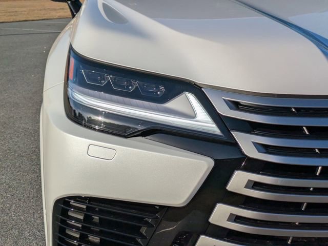 New 2026 Lexus LX 700h Luxury image 10