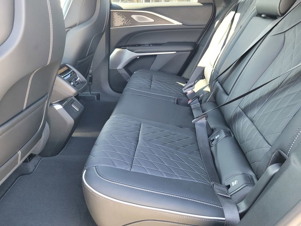 New 2026 Cadillac Lyriq V image 8