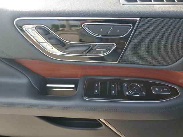 Used 2022 Lincoln Navigator Reserve image 24