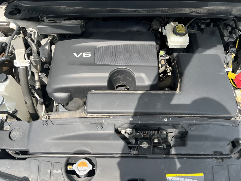 Used 2018 Nissan Pathfinder SL w/ Midnight Edition Package AWD/4WD image 9