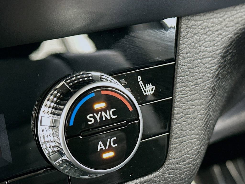 Used 2025 Mitsubishi Outlander SE FWD image 21