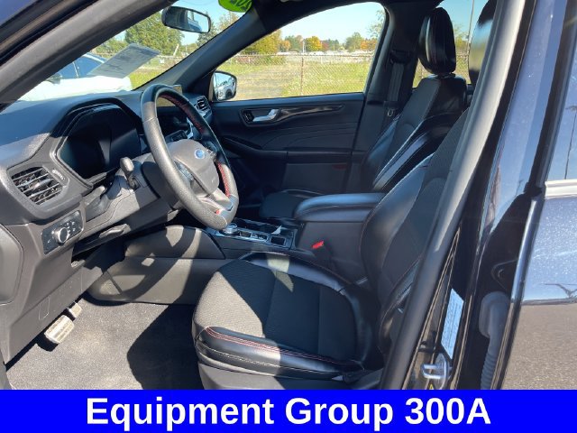 Used 2024 Ford Escape ST-Line w/ Tech Pack #1 AWD/4WD image 9