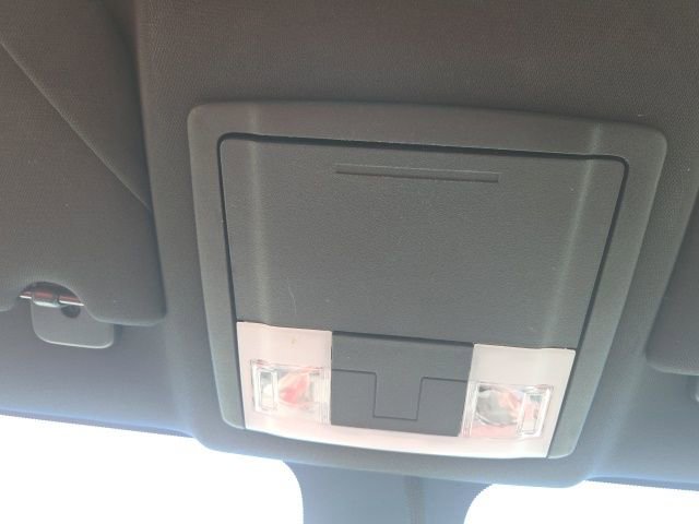 Used 2016 Ford Taurus SEL image 24