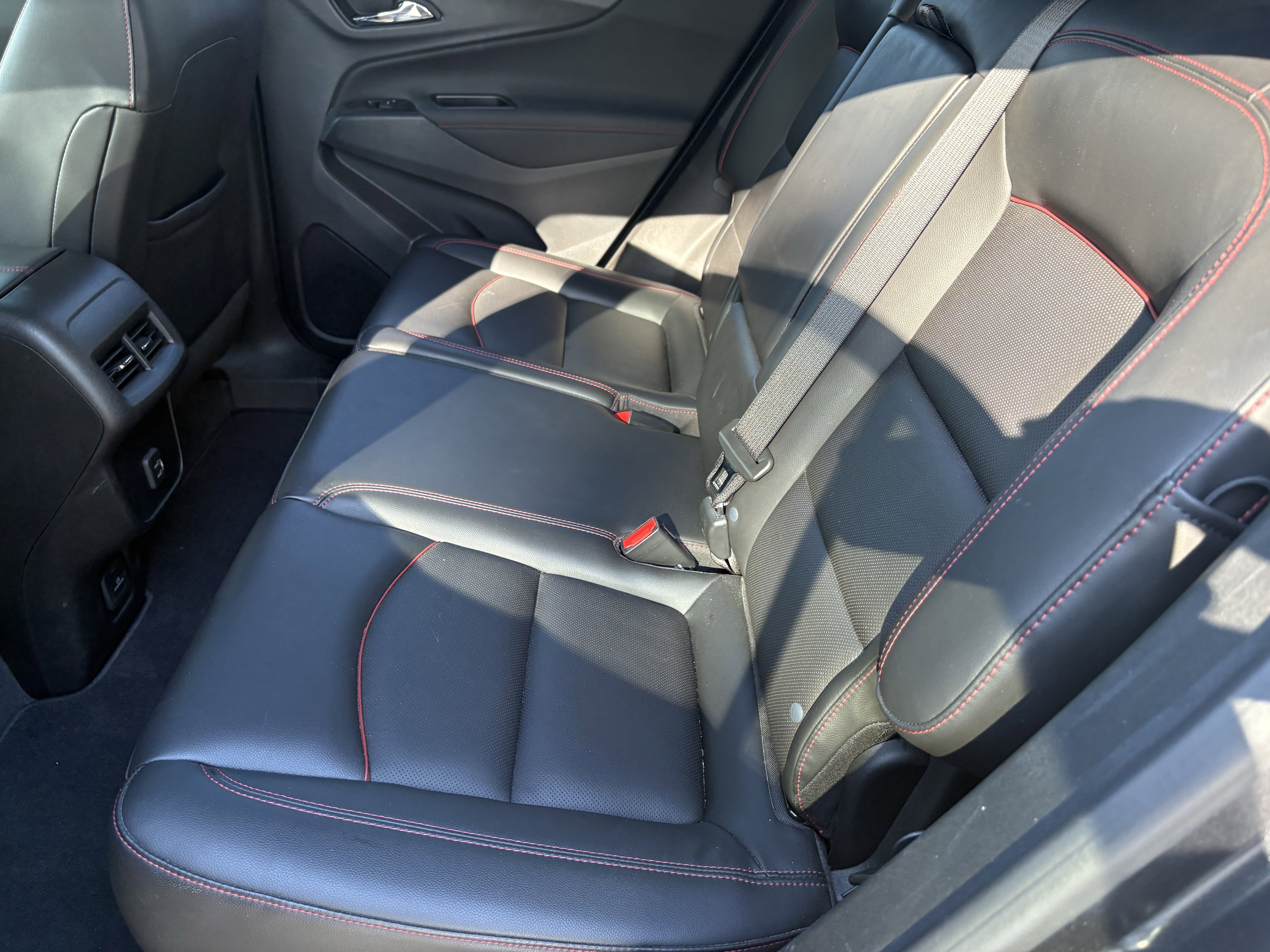 Used 2022 Chevrolet Equinox RS w/ RS Leather Package image 8