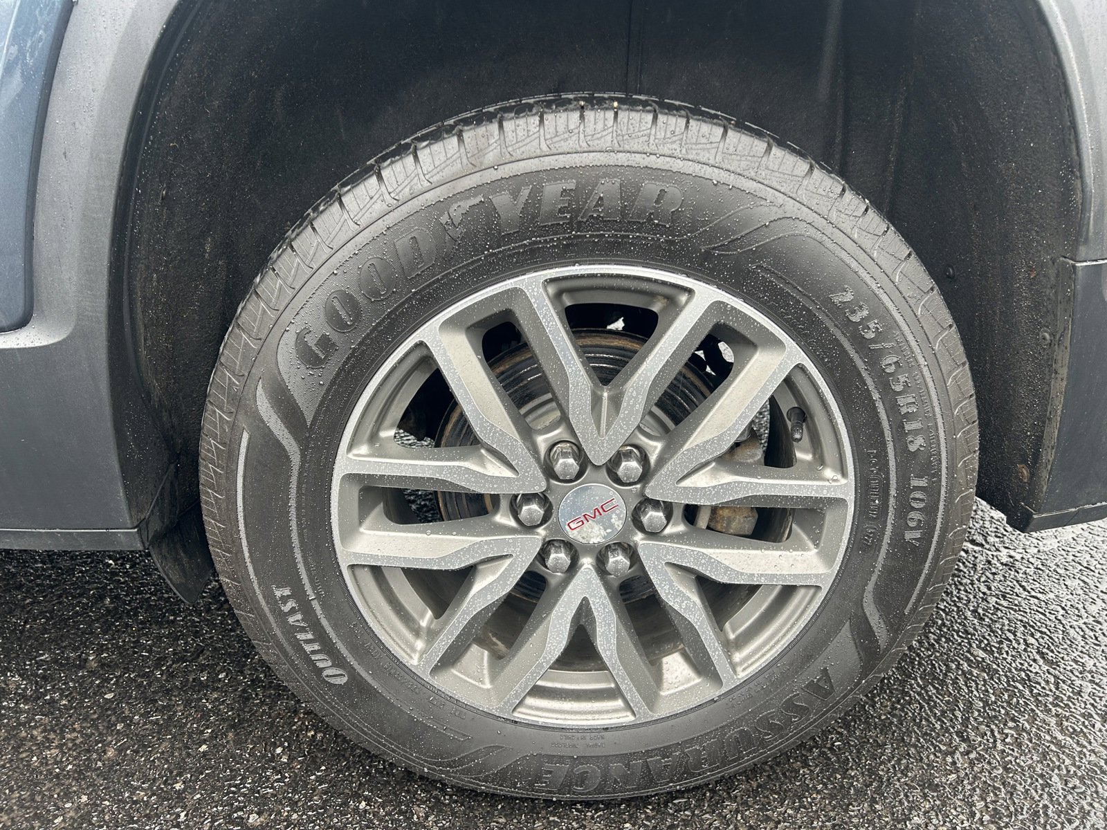 Used 2019 GMC Acadia SLE image 38