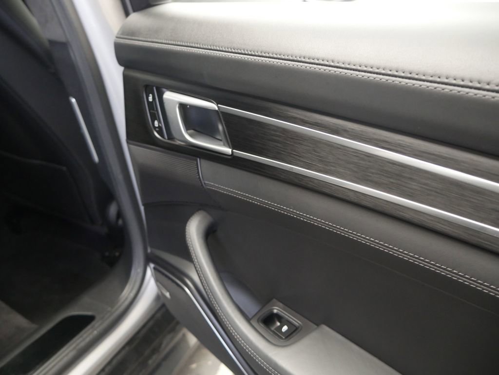 Used 2022 Porsche Panamera GTS AWD/4WD image 25