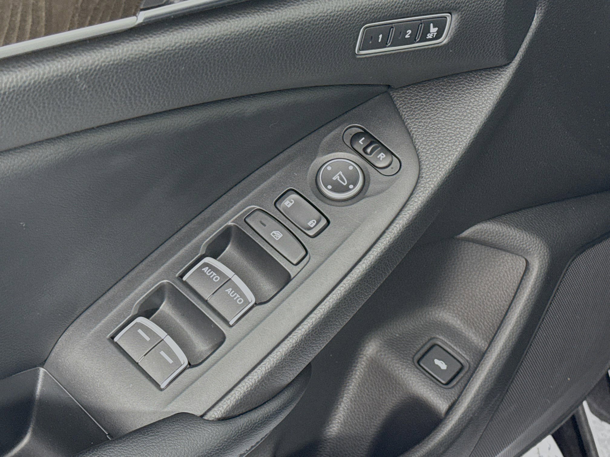 Certified 2018 Honda Accord Touring image 18